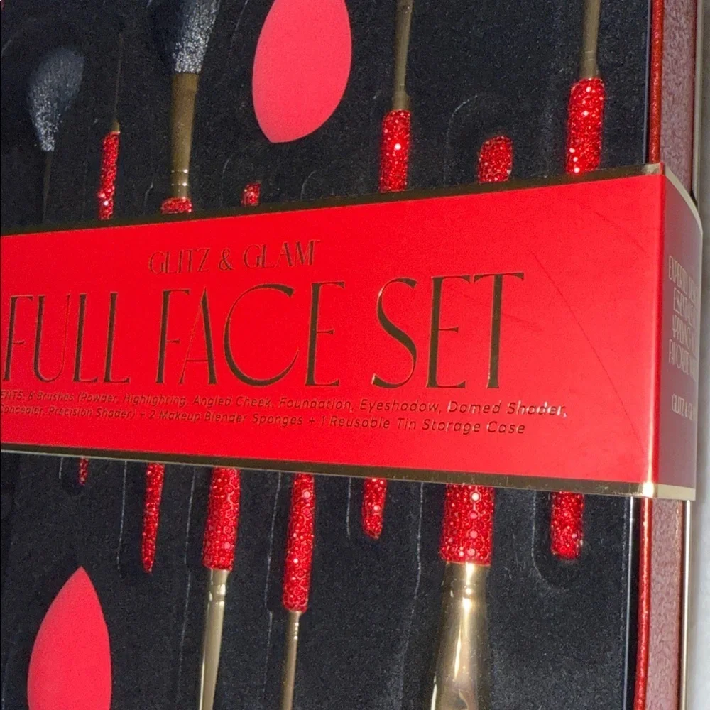 GLITZ N GLAN Red Full Face Brush Set